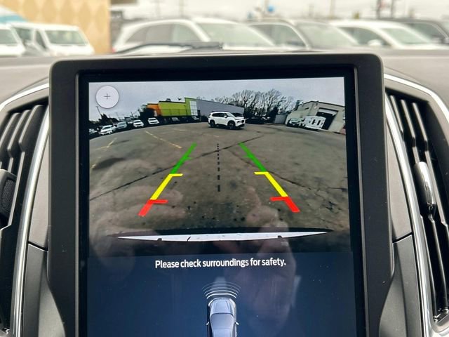 Used 2024 Ford Edge Titanium image 25