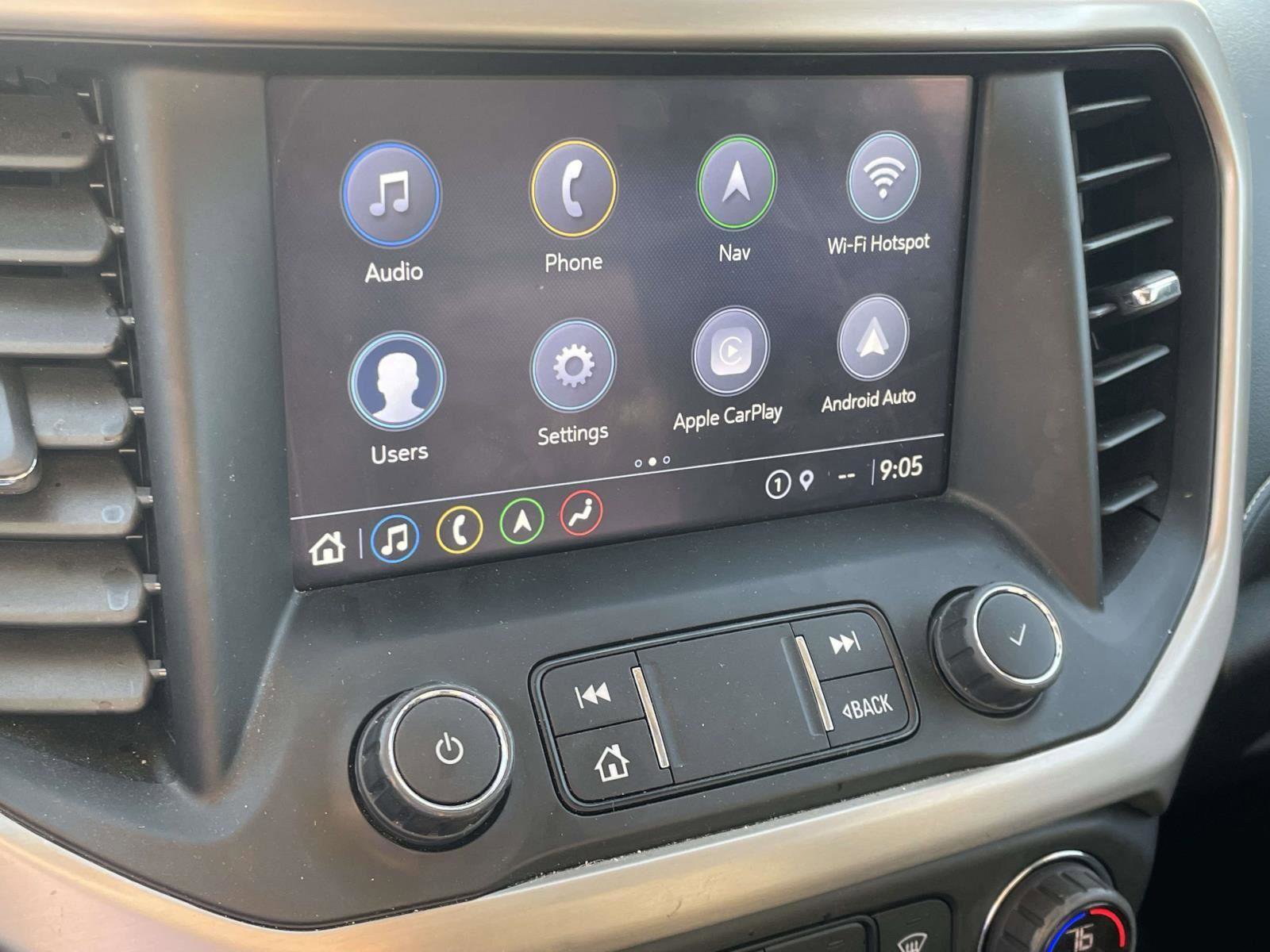 Used 2023 GMC Acadia Denali w/ Denali Technology Package image 9
