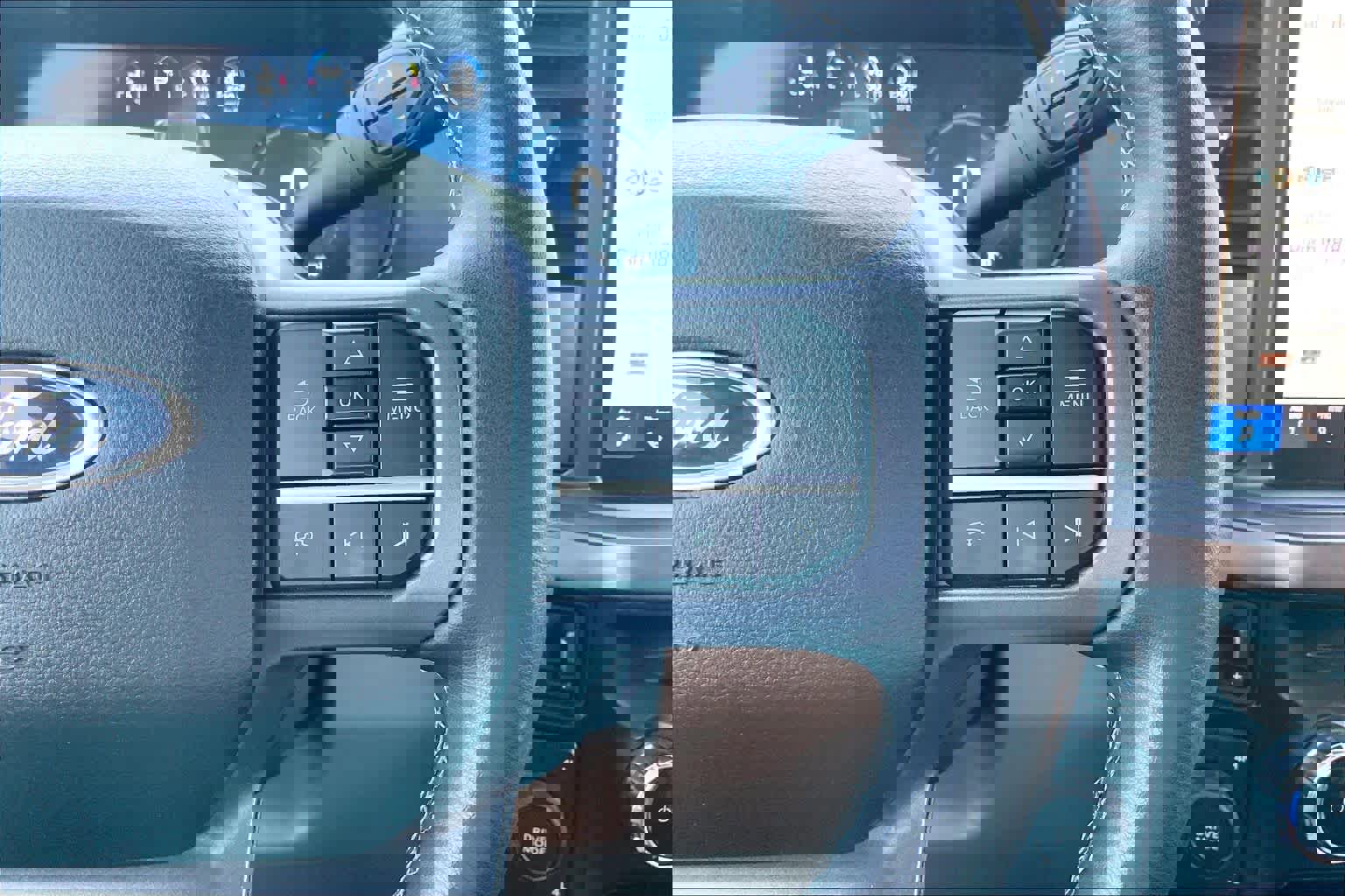 Used 2025 Ford F350 Lariat image 25