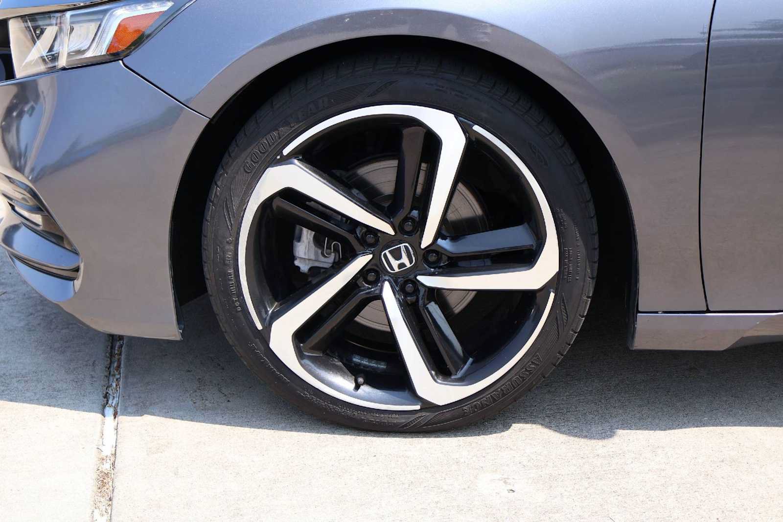 Used 2019 Honda Accord Sport image 8