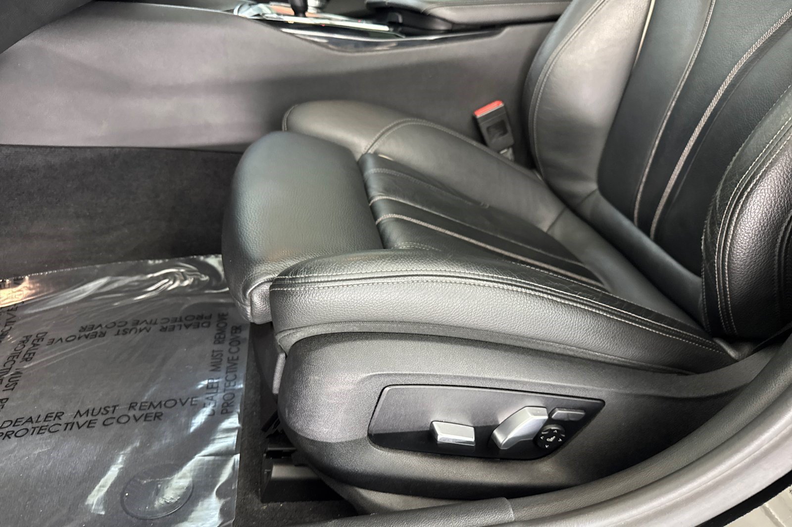 Used 2019 BMW 530e w/ Convenience Package RWD image 15