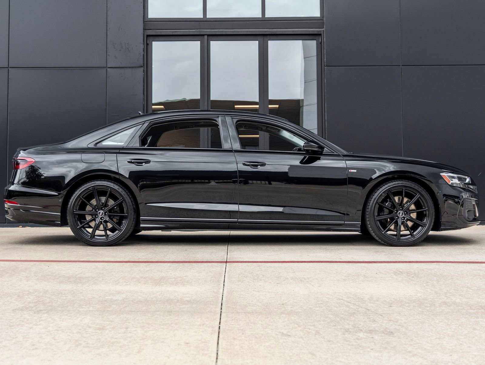 Used 2022 Audi A8 L 3.0T image 10