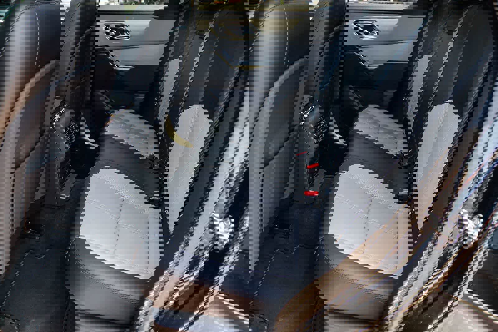 Used 2025 Land Rover Range Rover Velar S image 18