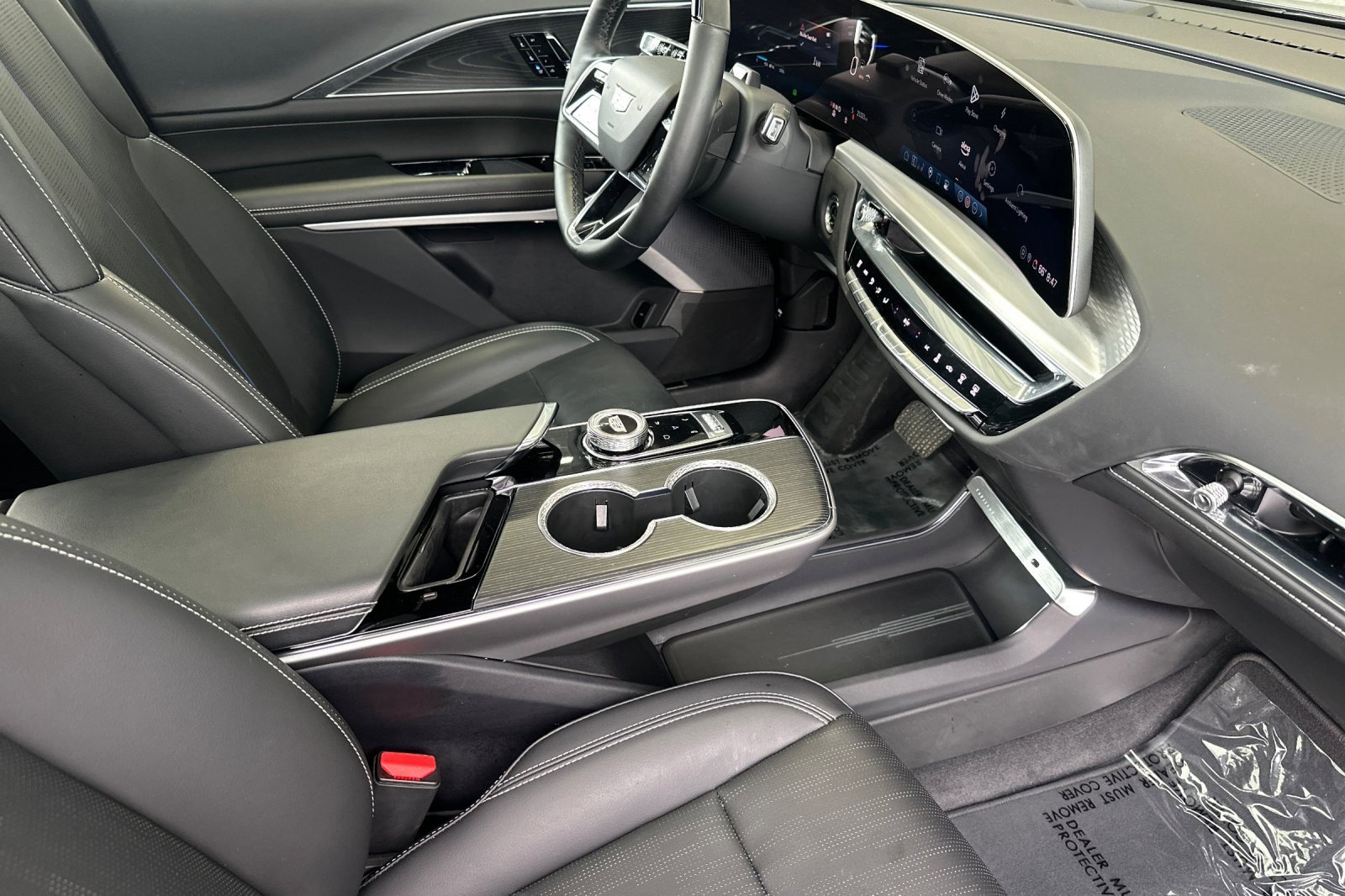 Used 2025 Cadillac Lyriq Sport image 15