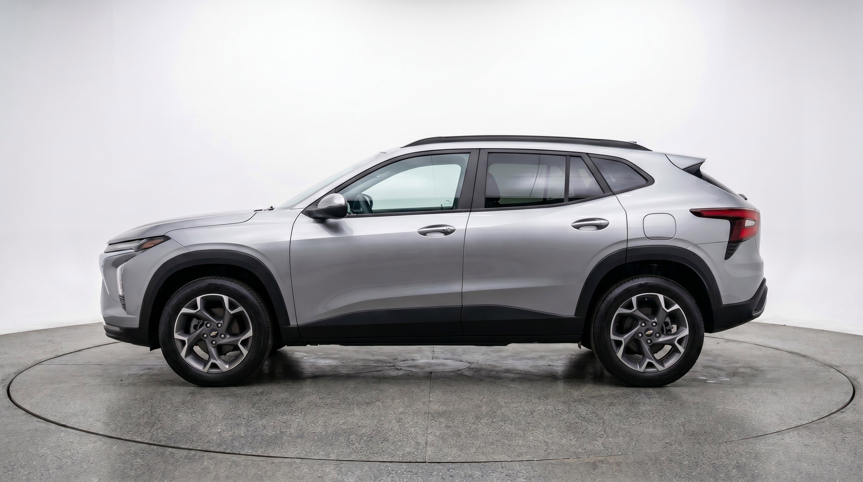 Used 2025 Chevrolet Trax LT w/ LT Convenience Package FWD image 5