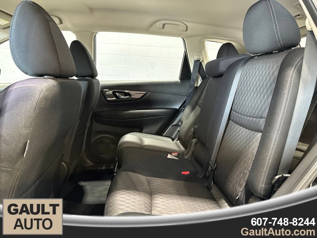 Used 2018 Nissan Rogue S AWD/4WD image 14