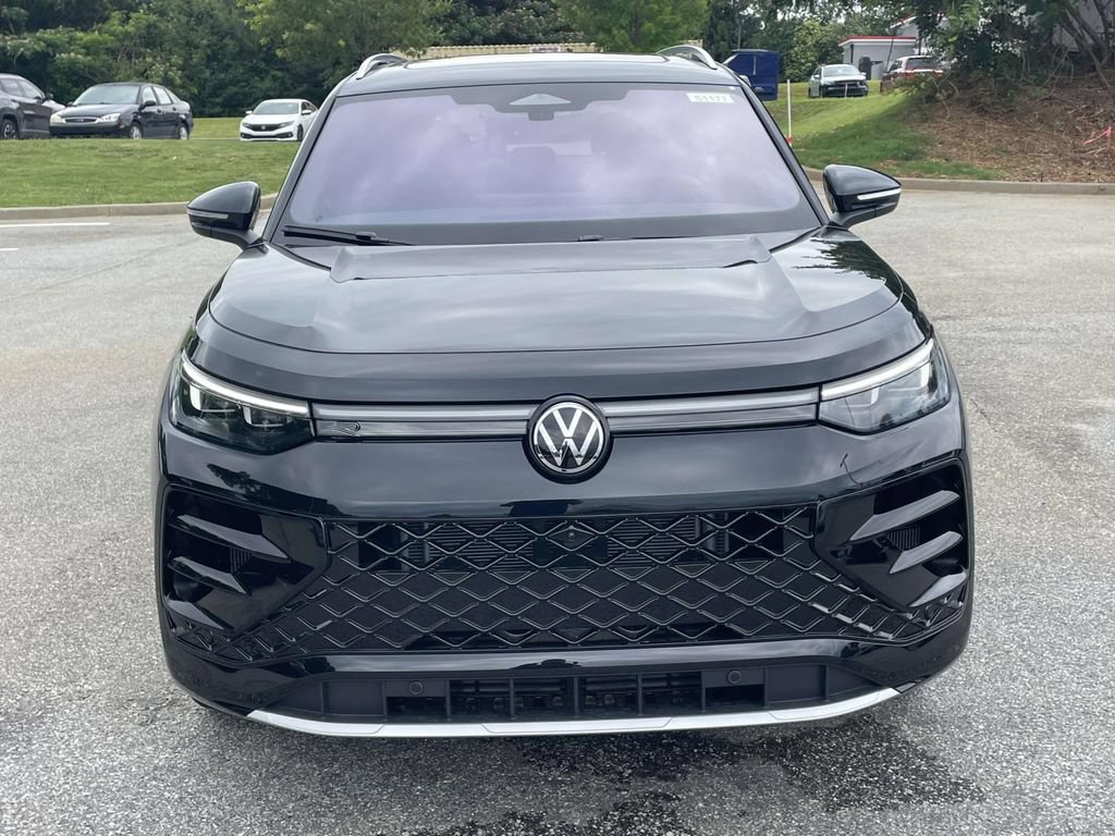 New 2026 Volkswagen Tiguan SEL R-Line AWD/4WD image 2
