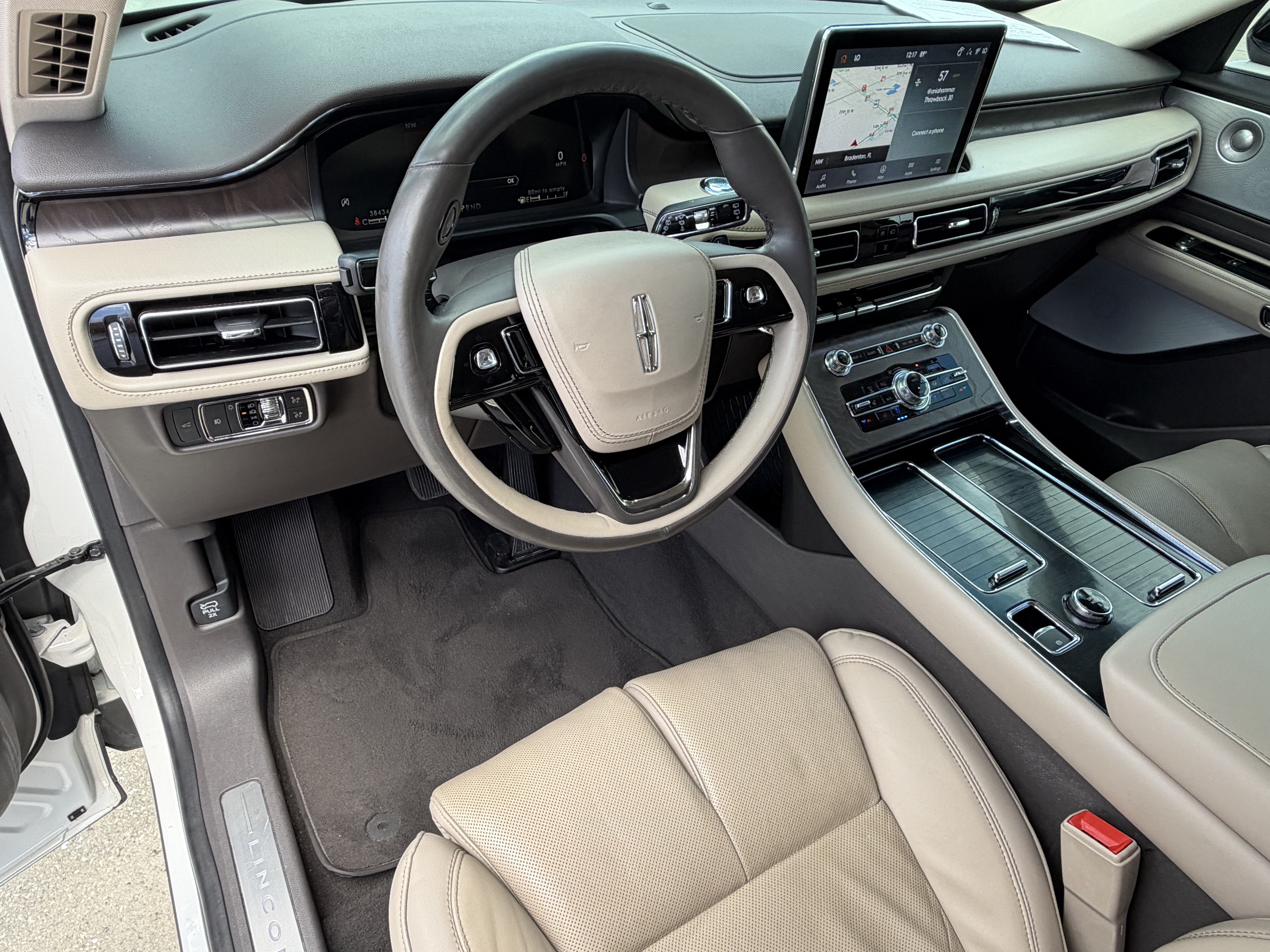 Used 2022 Lincoln Aviator Reserve w/ Equipment Group 201A AWD/4WD image 14