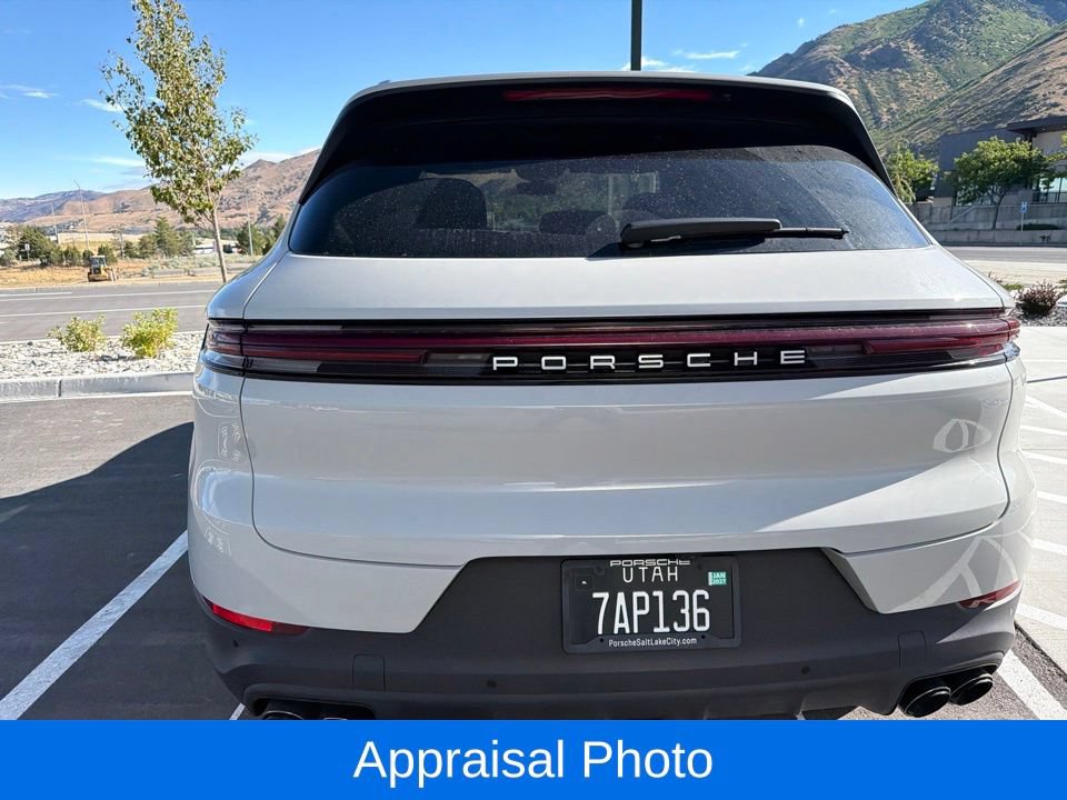 Certified 2025 Porsche Cayenne AWD/4WD image 8