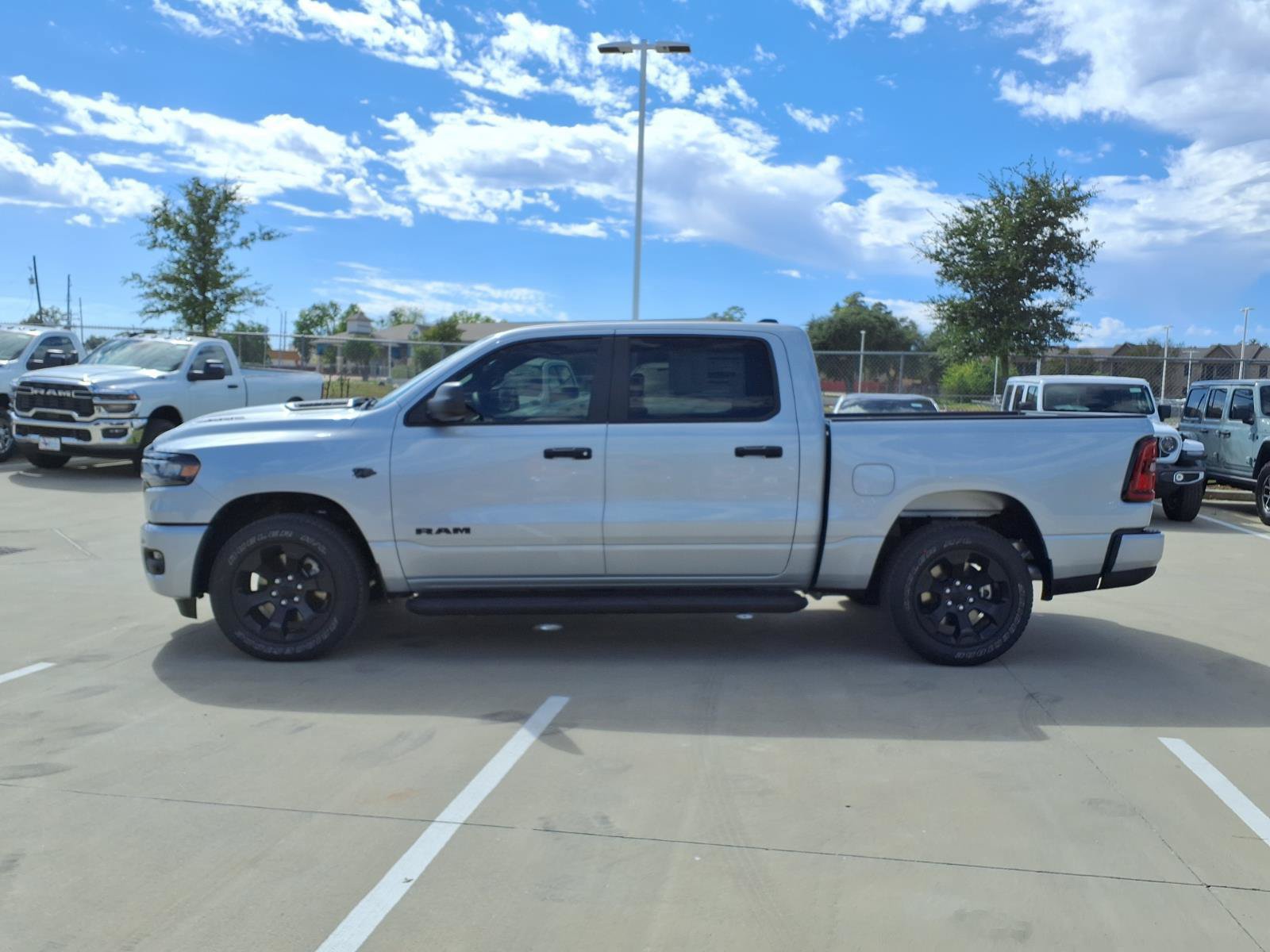 New 2027 RAM 1500 Express AWD/4WD image 8