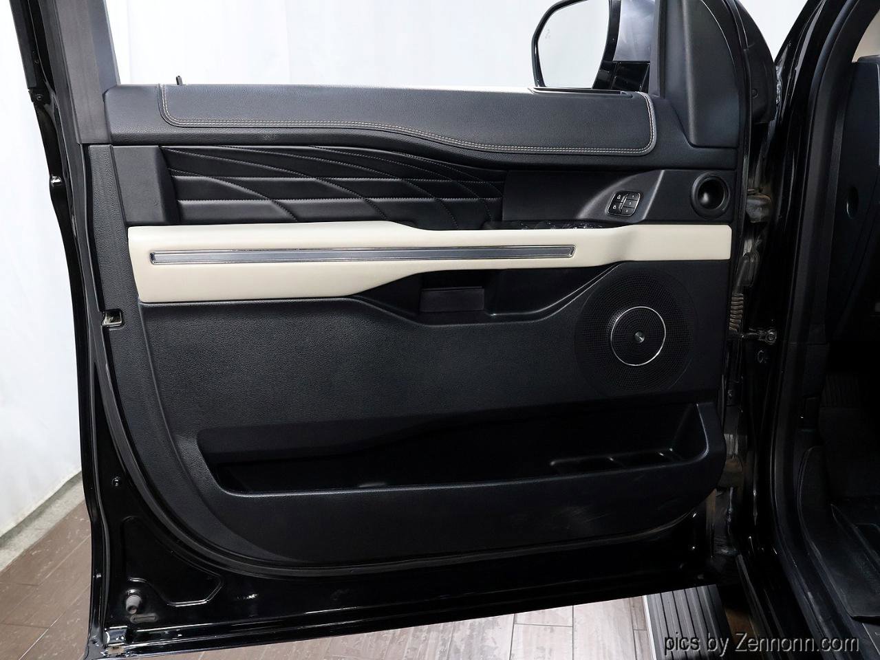 Used 2018 Ford Expedition Platinum image 27