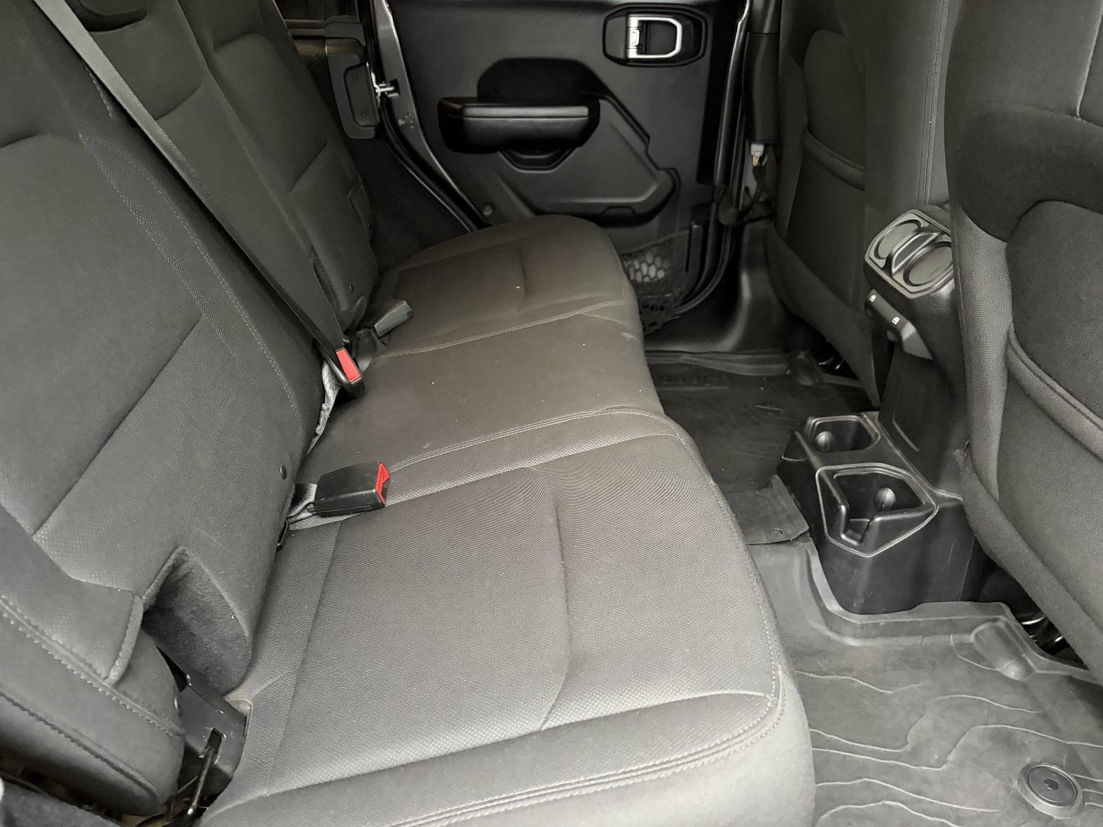 Used 2018 Jeep Wrangler Unlimited Sport S AWD/4WD image 14