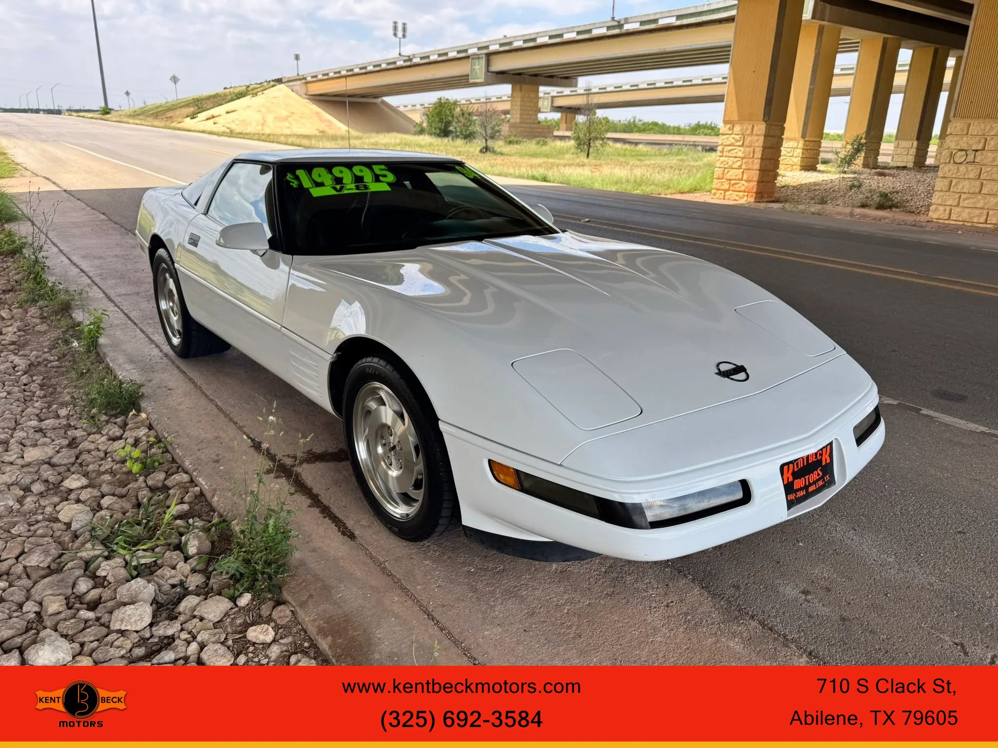 Used 1994 Chevrolet Corvette Coupe RWD image 1