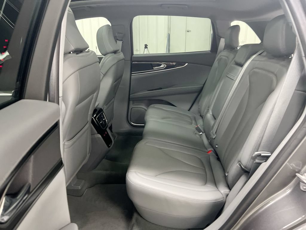 Used 2023 Lincoln Nautilus Reserve AWD/4WD image 24