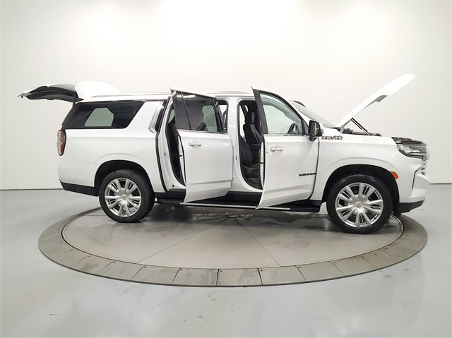 Used 2023 Chevrolet Suburban High Country image 17