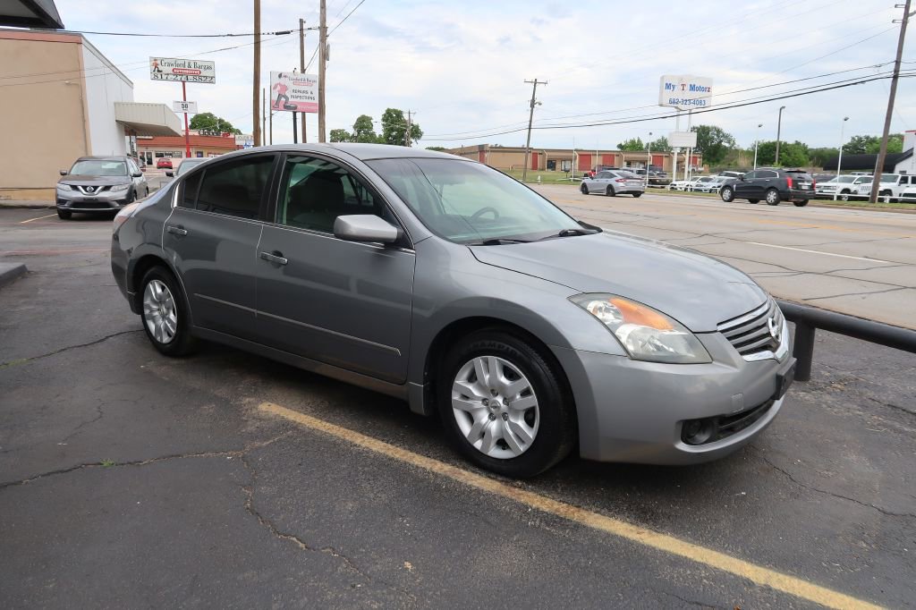Used 2009 Nissan Altima 2.5 FWD image 2