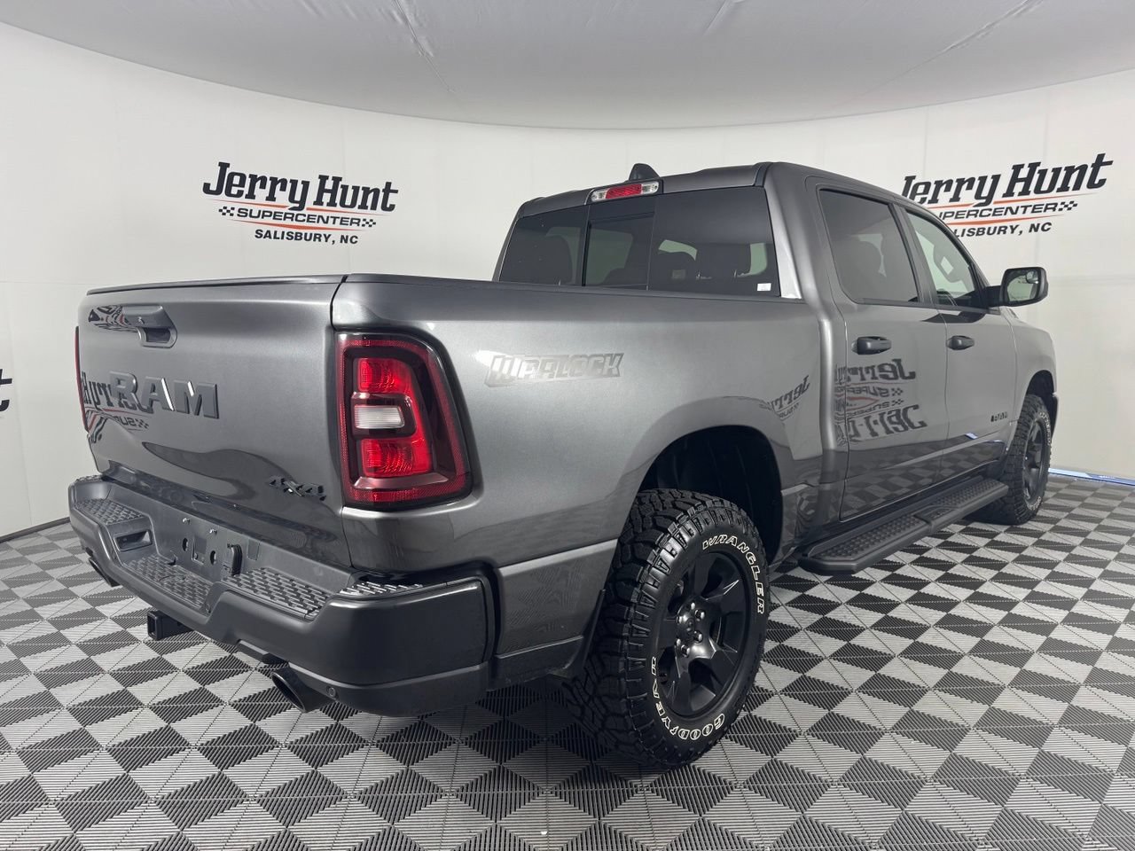 Used 2025 RAM 1500 Warlock AWD/4WD image 7