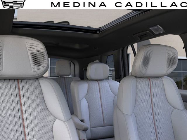 New 2026 Cadillac Vistiq Luxury w/ LPO, Floor Liner Package AWD/4WD image 25