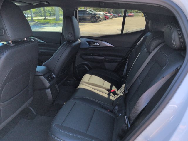 Used 2024 Chevrolet Equinox EV LT FWD image 13