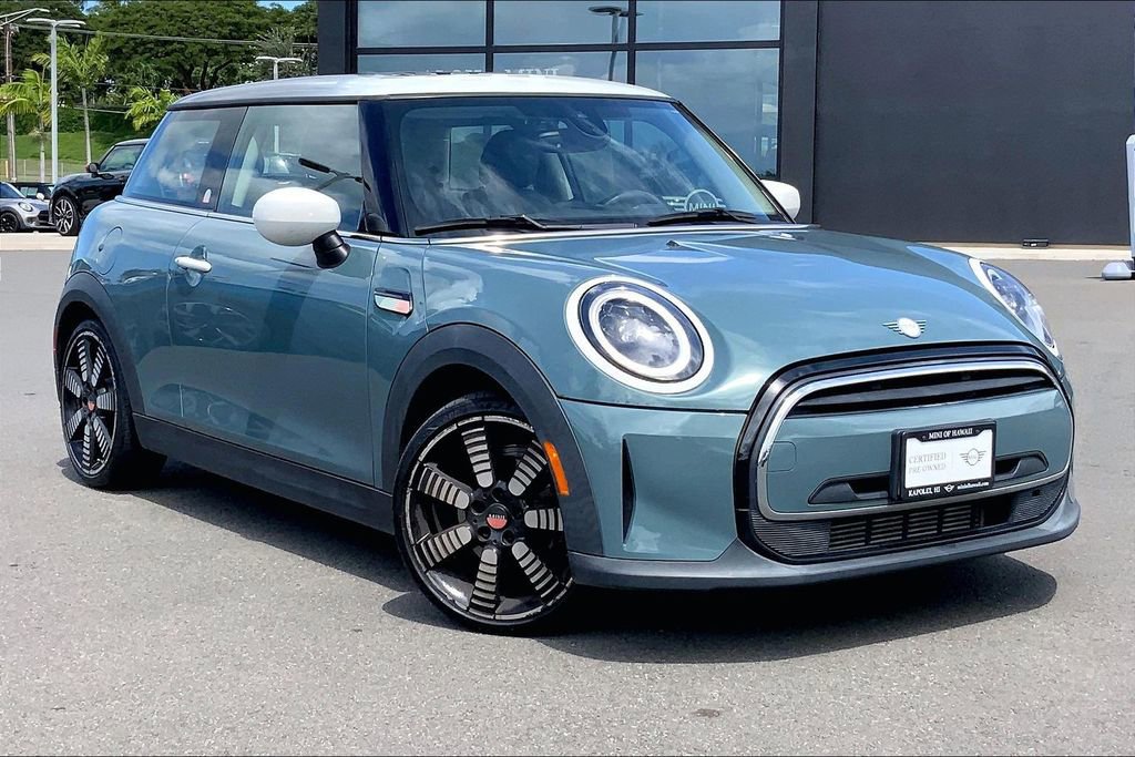 Certified 2023 MINI Cooper 2-Door Hardtop w/ Multitone Edition image 32