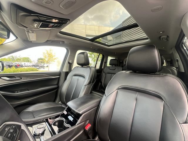Used 2023 Jeep Grand Cherokee L Limited AWD/4WD image 26