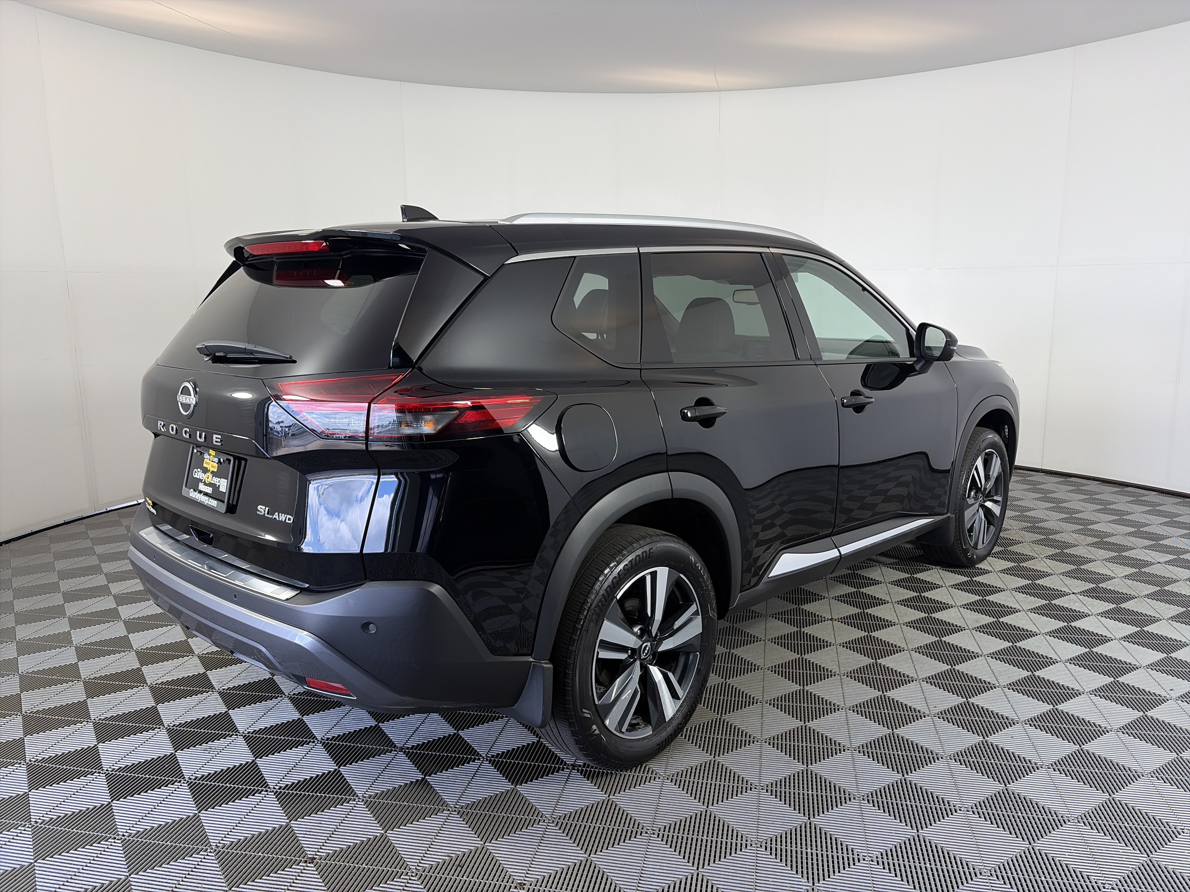 Certified 2023 Nissan Rogue SL AWD/4WD image 10