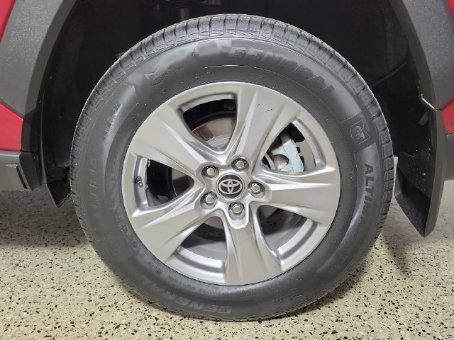 Used 2024 Toyota RAV4 XLE w/ Convenience Package FWD image 8