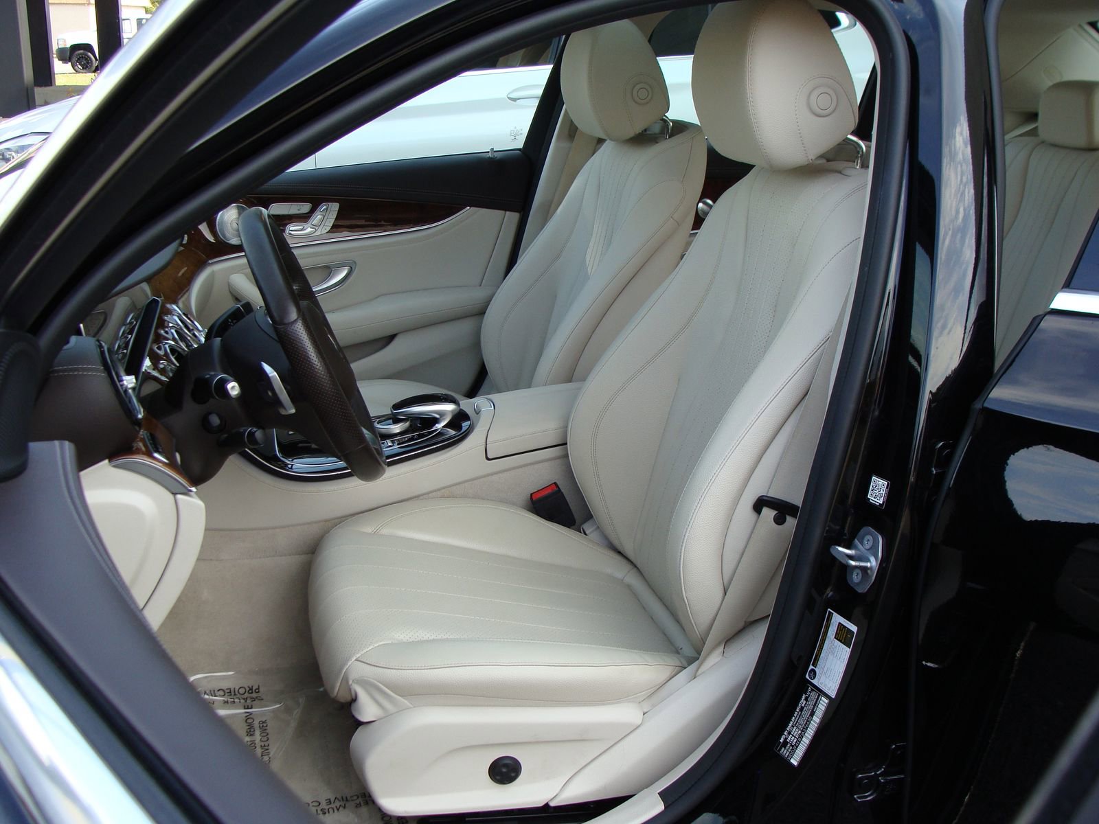 Used 2018 Mercedes-Benz E 300 4MATIC image 7