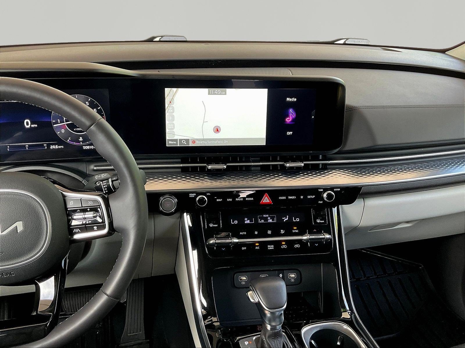Used 2024 Kia Carnival SX Prestige FWD image 9