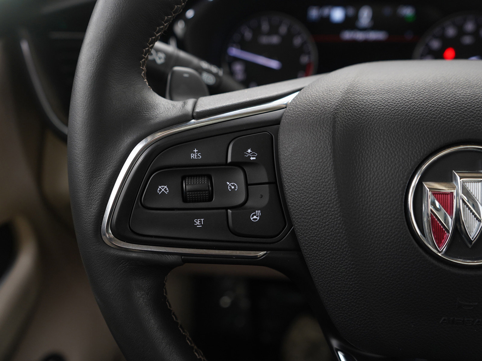 Used 2022 Buick Envision Essence w/ Technology Package I image 23