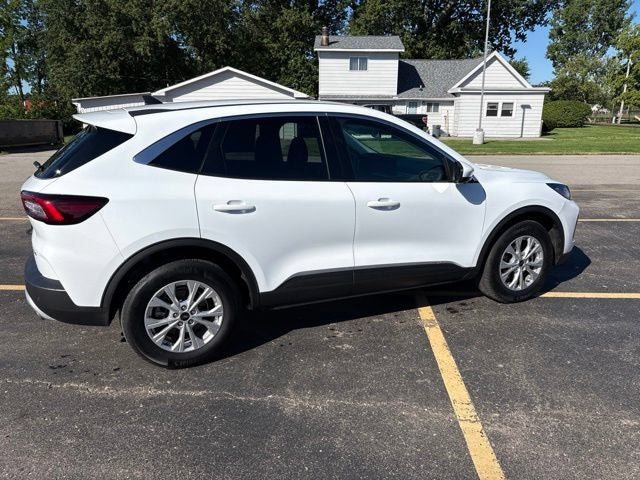 Used 2023 Ford Escape Active w/ Tech Pack #2 AWD/4WD image 2