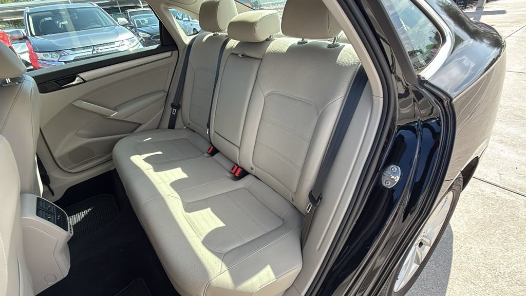 Used 2020 Volkswagen Passat 2.0T SE w/ Sunroof Package FWD image 23