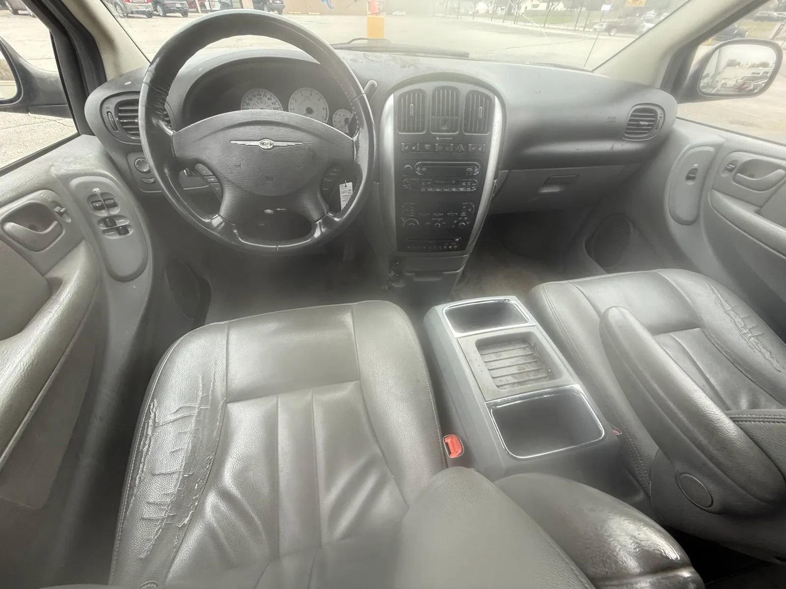 Used 2007 Chrysler Town & Country Touring image 12