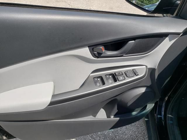 Used 2023 Hyundai Kona SEL w/ Cargo Package AWD/4WD image 8