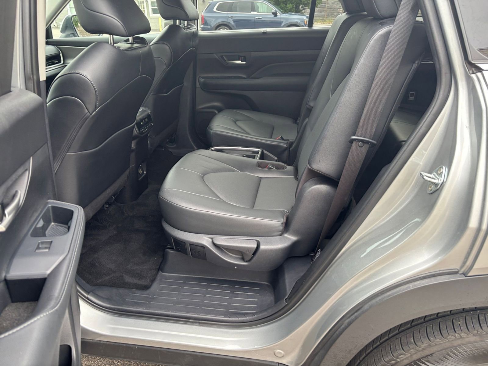 Used 2025 Toyota Grand Highlander FWD image 28