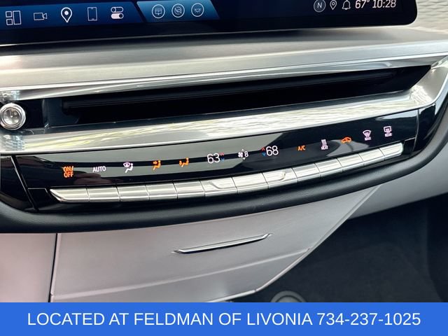 Used 2024 Cadillac Lyriq Luxury AWD/4WD image 17