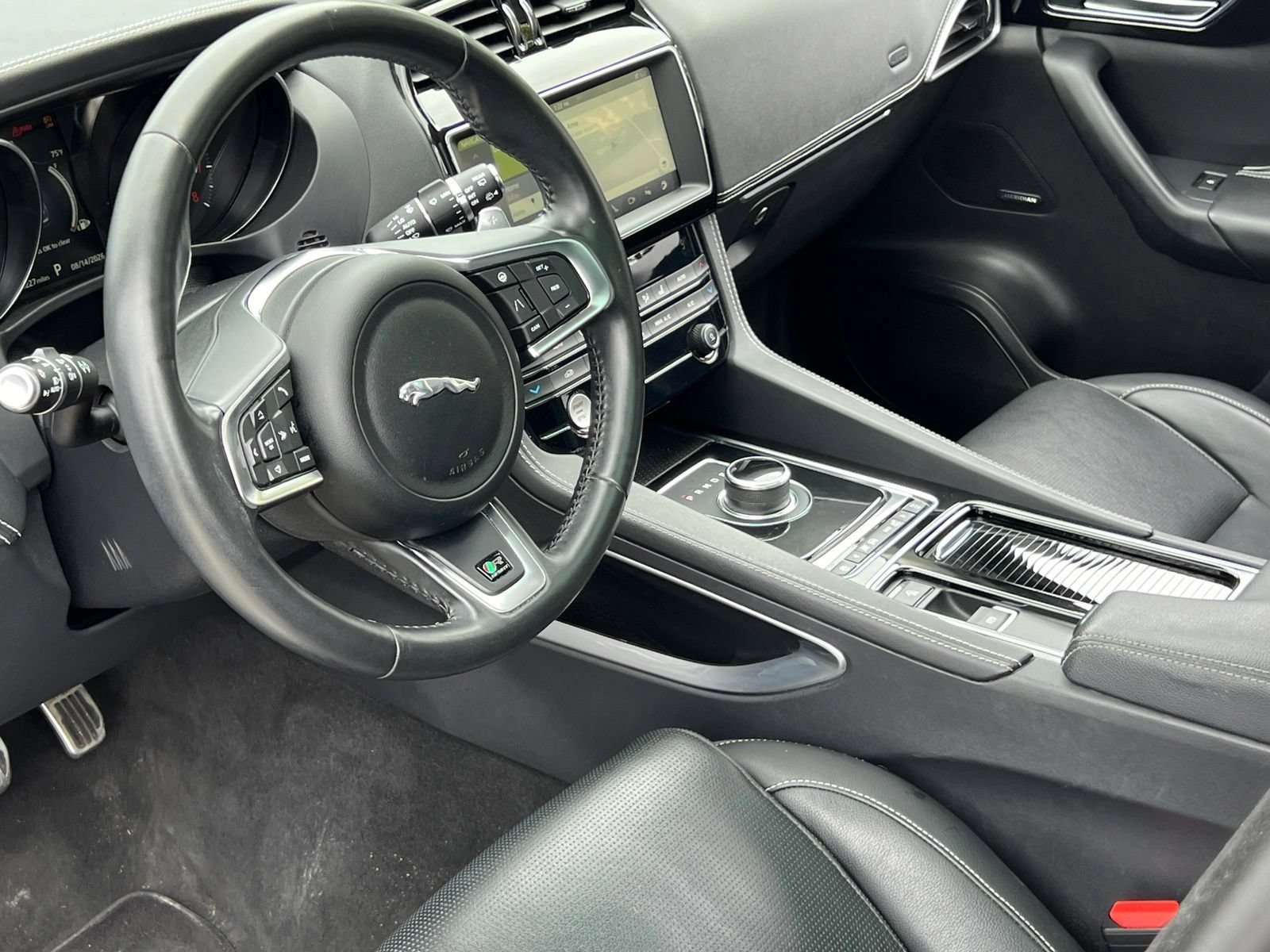 Used 2020 Jaguar F-PACE R-Sport AWD/4WD image 4