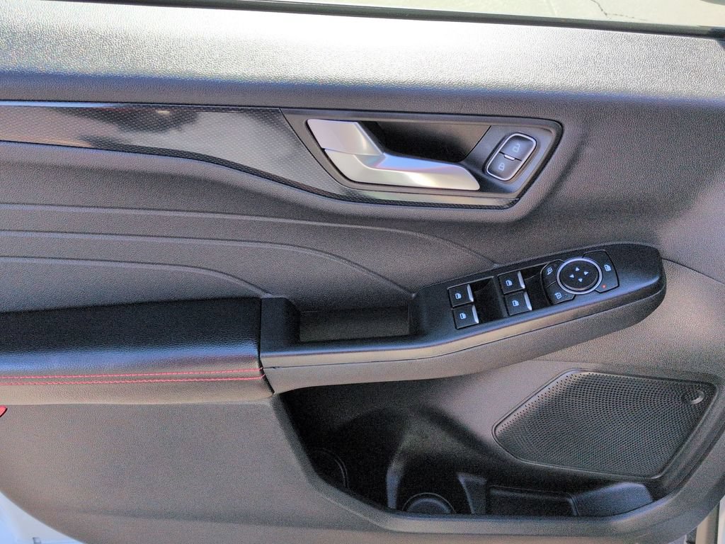 Used 2025 Ford Escape ST-Line FWD image 25
