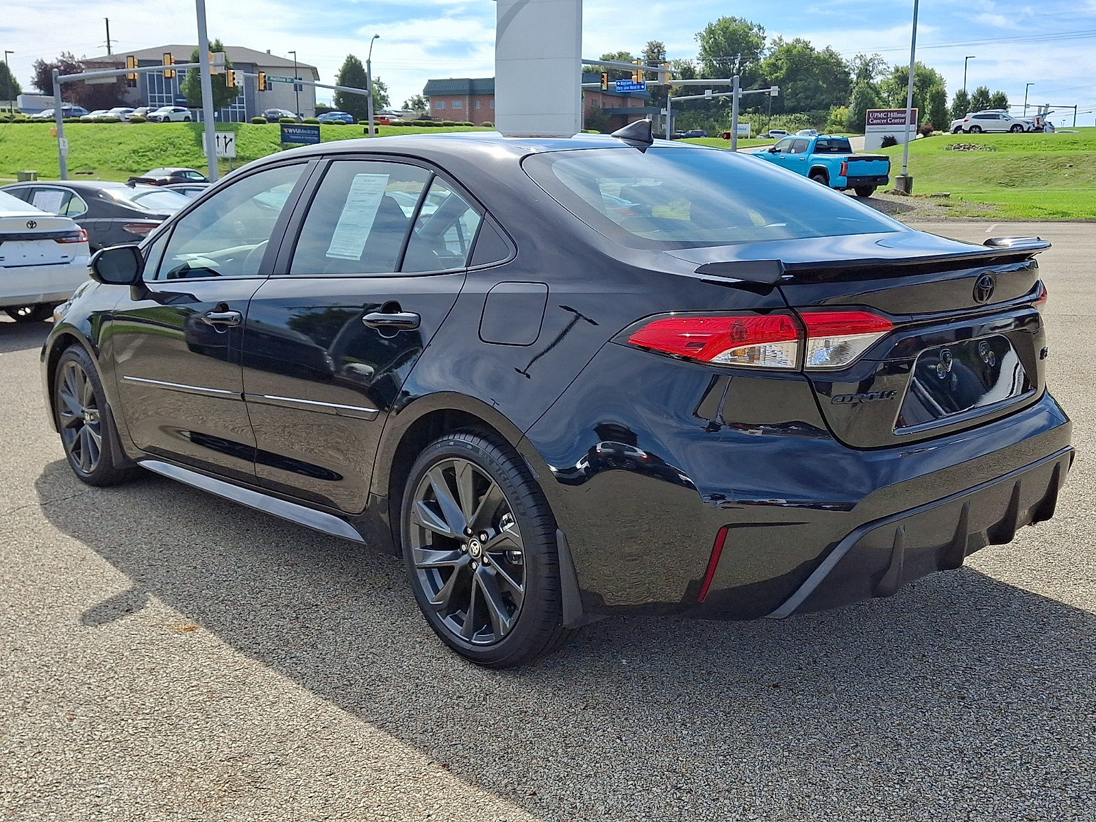 Certified 2026 Toyota Corolla SE w/ SE Package FWD image 4