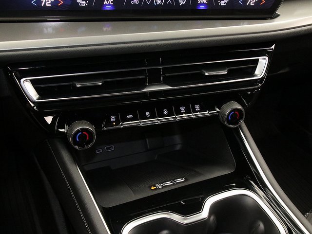 New 2026 Chevrolet Traverse LT w/ Driver Confidence Package image 23