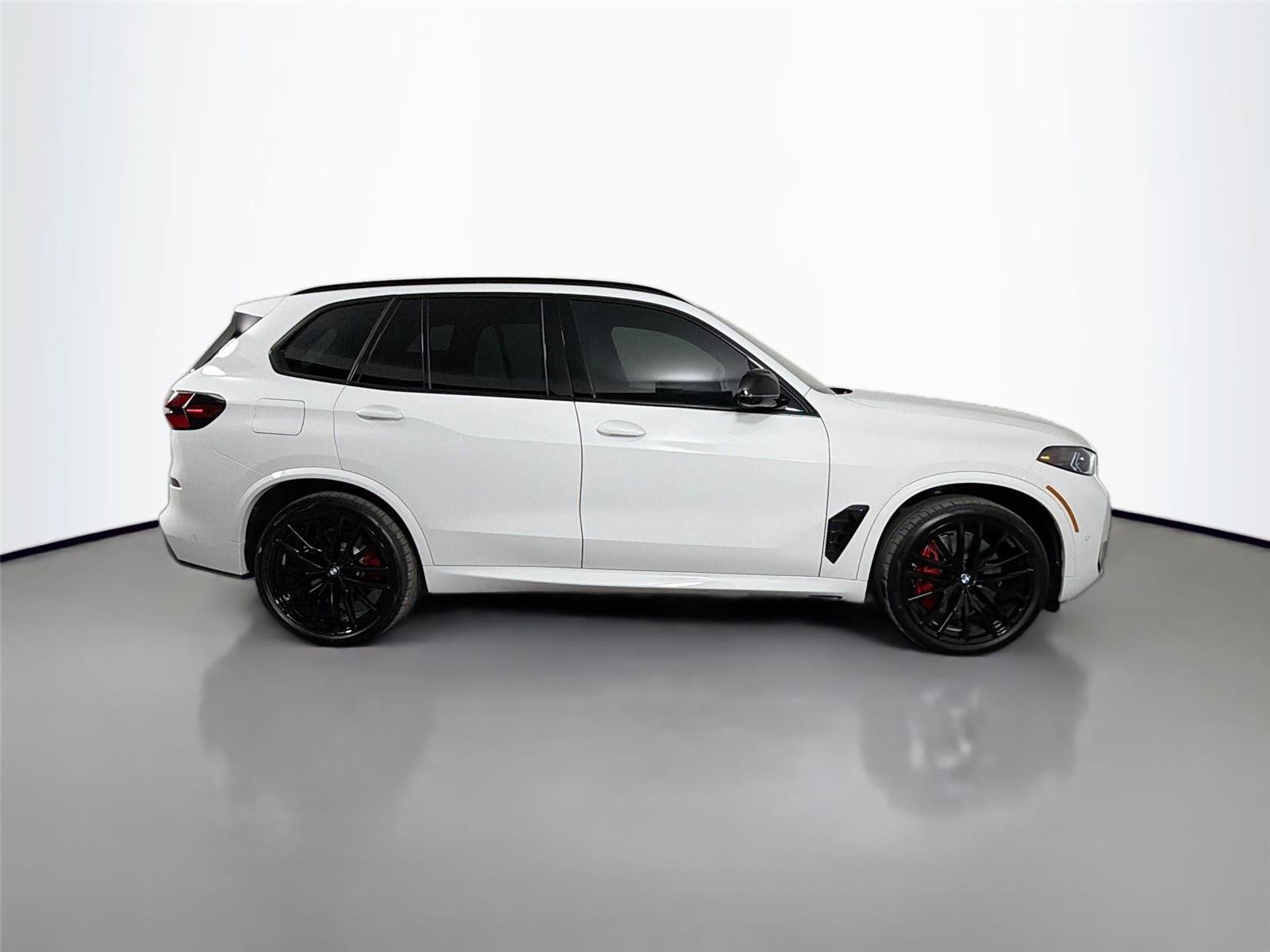 New 2026 BMW X5 M60i w/ Climate Comfort Package AWD/4WD image 8