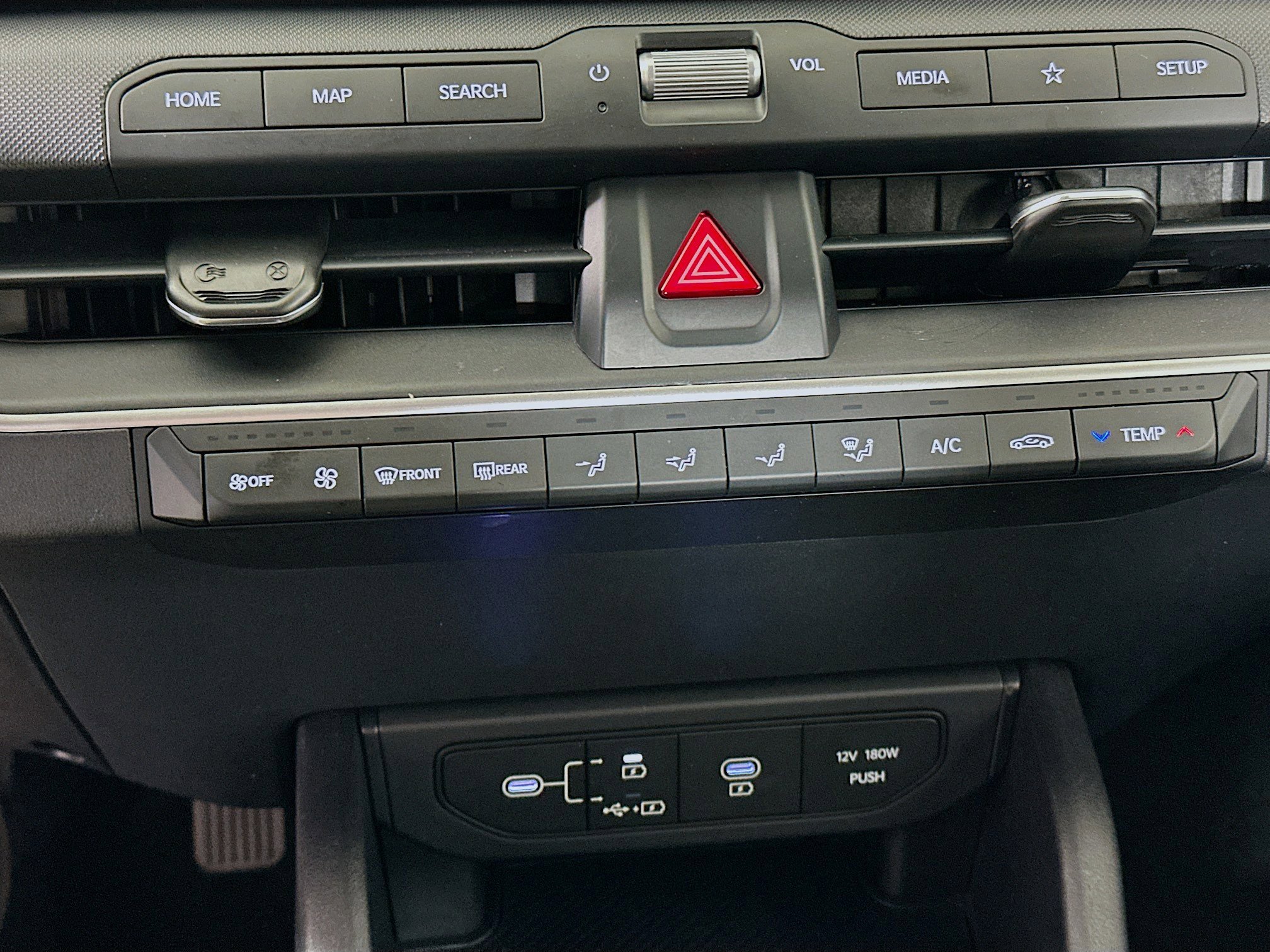 Used 2025 Kia K4 LXS image 23