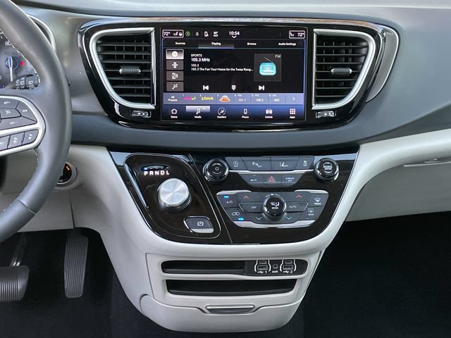 Used 2023 Chrysler Pacifica Touring-L FWD image 15