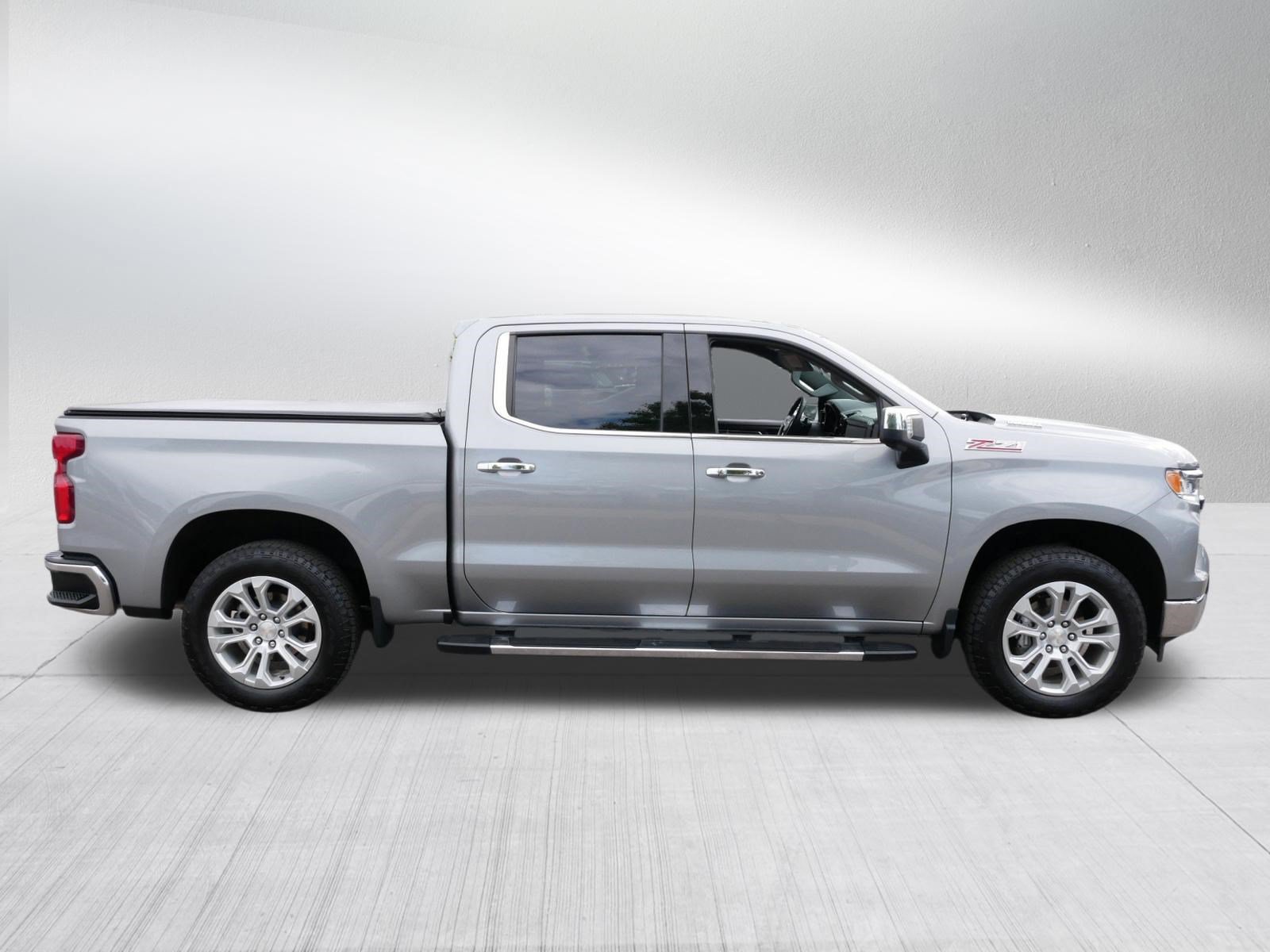 Used 2024 Chevrolet Silverado 1500 LTZ AWD/4WD image 8