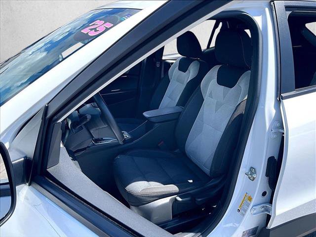 Used 2025 Chevrolet Trax RS w/ Sunroof Package FWD image 26