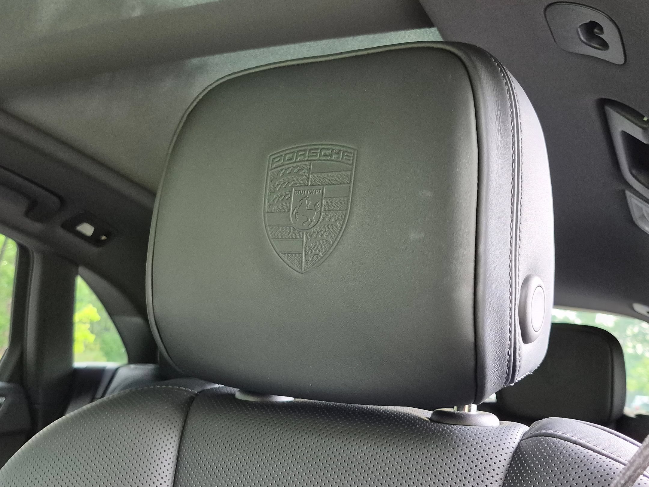 Certified 2026 Porsche Macan AWD/4WD image 6
