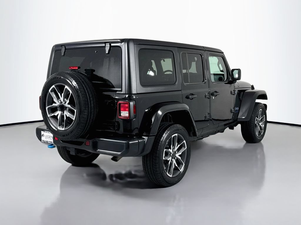 Used 2024 Jeep Wrangler Unlimited w/ Convenience Group AWD/4WD image 5
