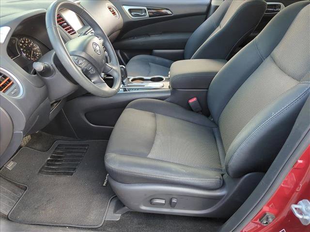 Used 2017 Nissan Pathfinder SV FWD image 13