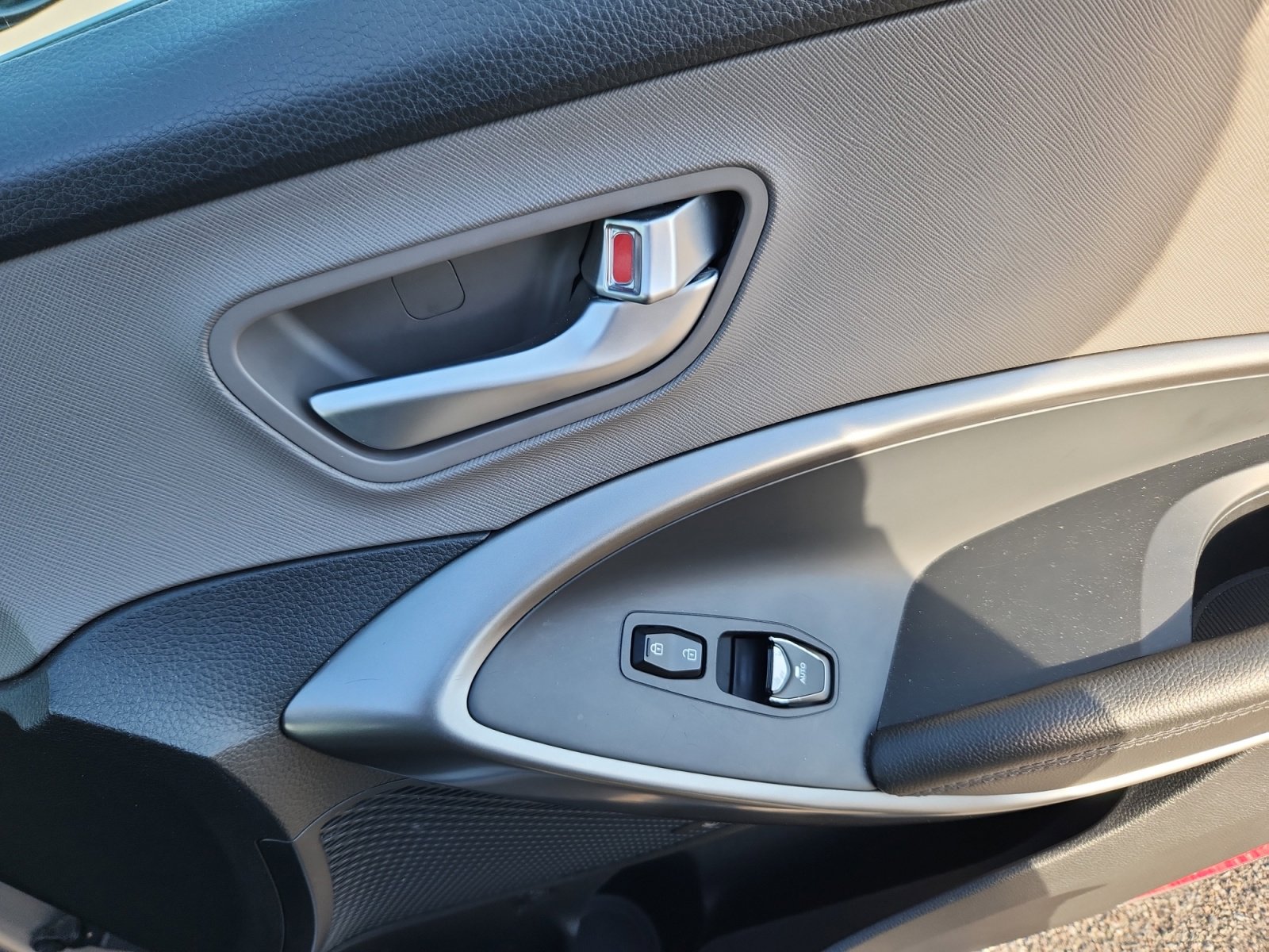 Used 2018 Hyundai Santa Fe Limited image 17