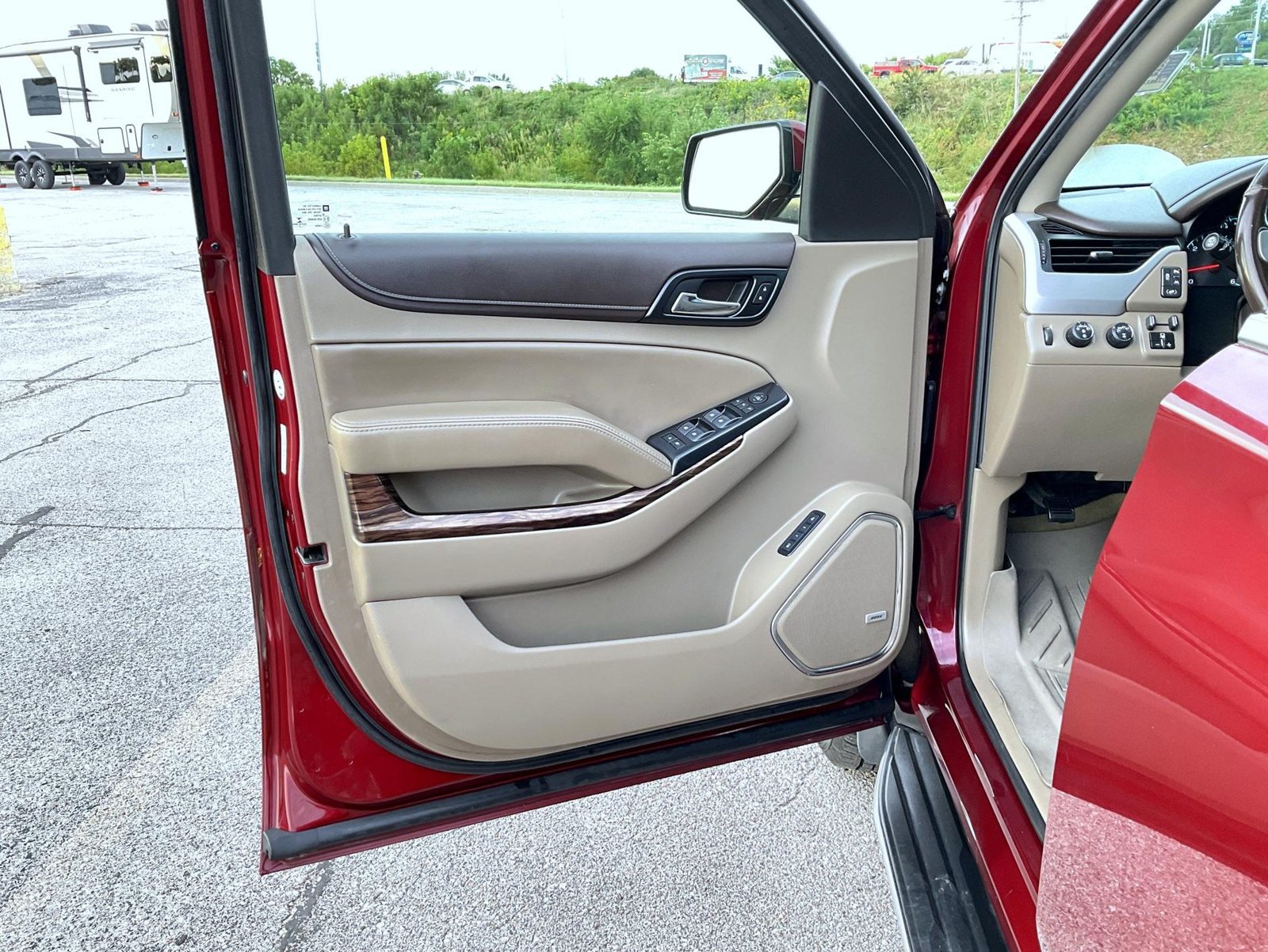 Used 2018 GMC Yukon SLT w/ Open Road Package AWD/4WD image 9
